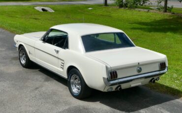 Ford-Mustang-1966-Coupe-13