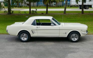 Ford-Mustang-1966-Coupe-21