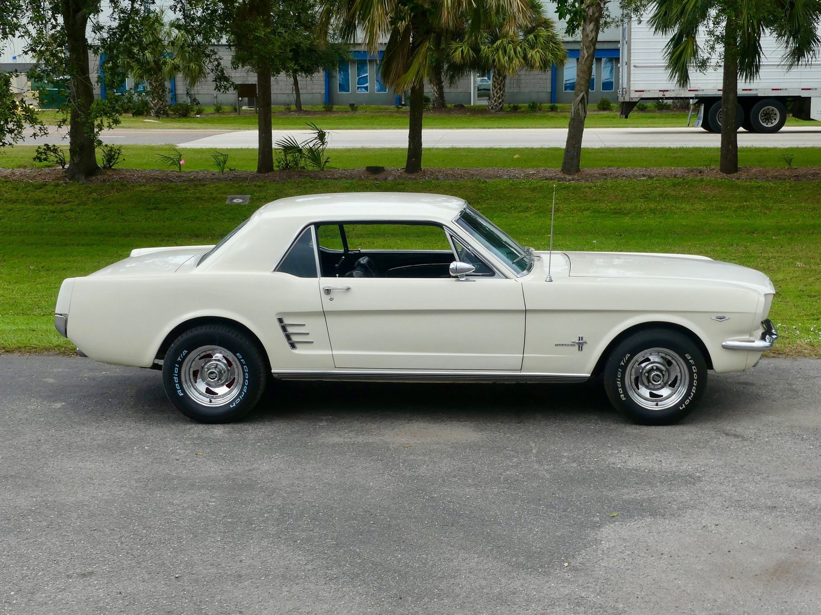 Ford-Mustang-1966-Coupe-21