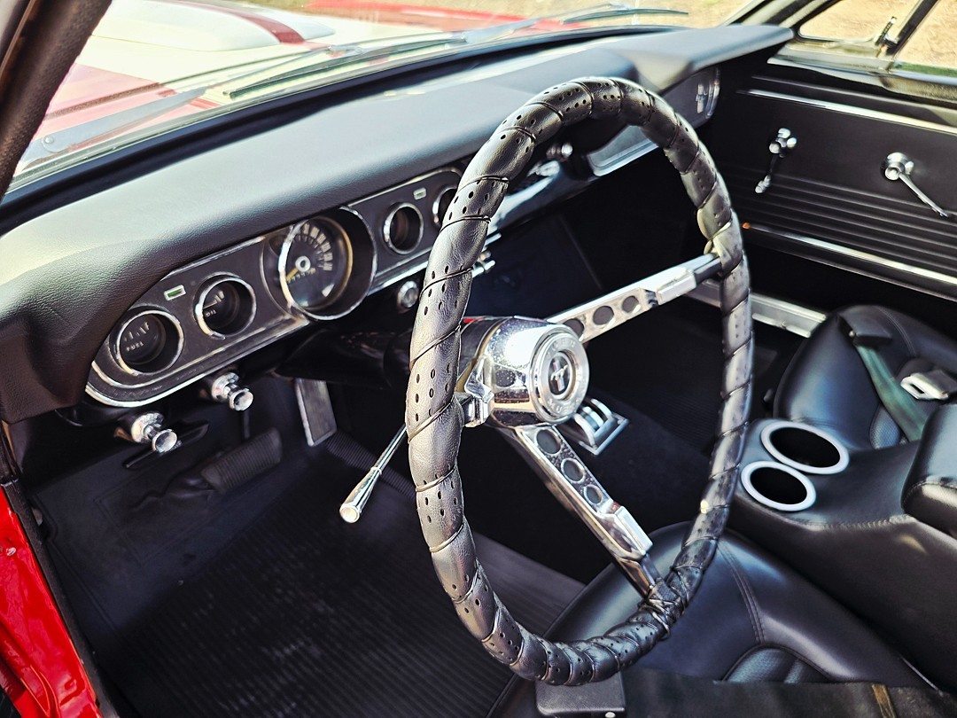 Ford-Mustang-1966-Coupe-32