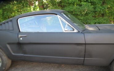 Ford-Mustang-1966-Fastback-2-2-1