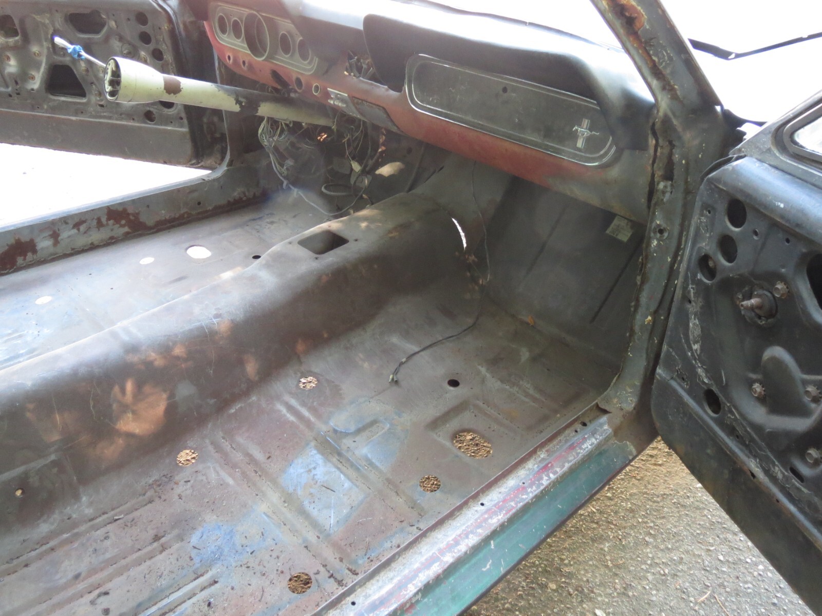 Ford-Mustang-1966-Fastback-2-2-20