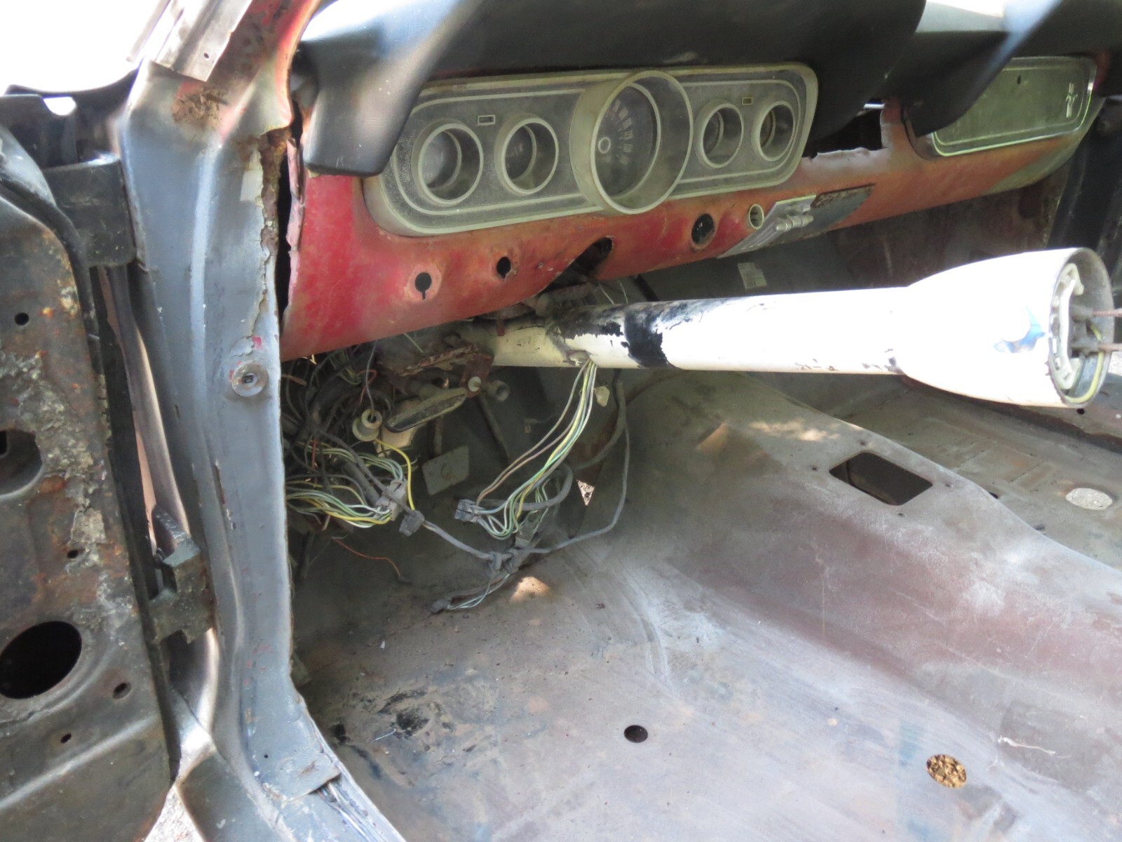 Ford-Mustang-1966-Fastback-2-2-28