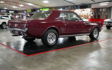 Ford-Mustang-1966-Maroon-Tan-12