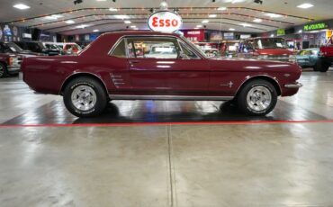 Ford-Mustang-1966-Maroon-Tan-13