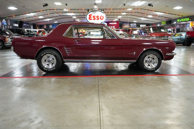 Ford-Mustang-1966-Maroon-Tan-13
