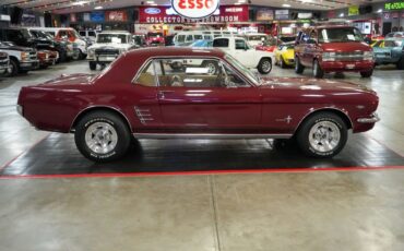 Ford-Mustang-1966-Maroon-Tan-17