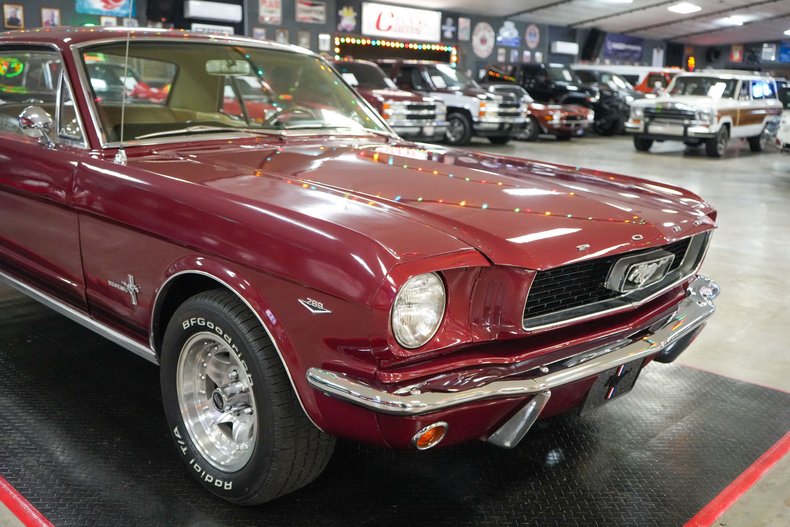 Ford-Mustang-1966-Maroon-Tan-18