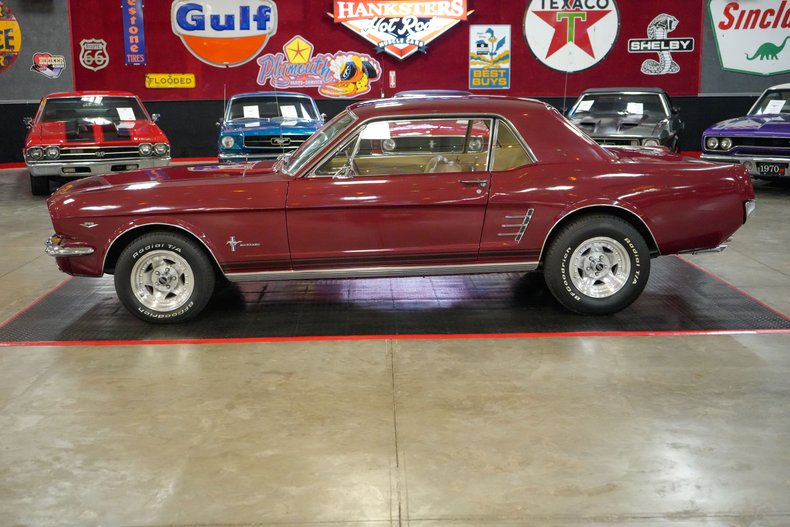 Ford-Mustang-1966-Maroon-Tan-2