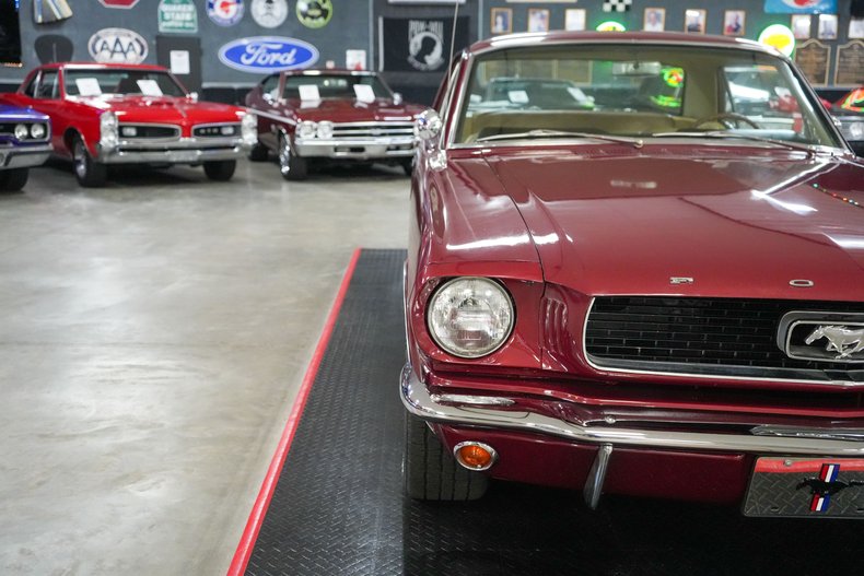 Ford-Mustang-1966-Maroon-Tan-34