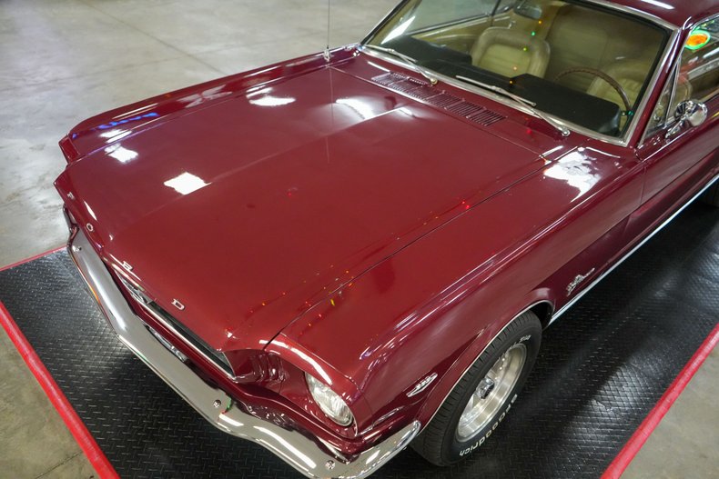 Ford-Mustang-1966-Maroon-Tan-35