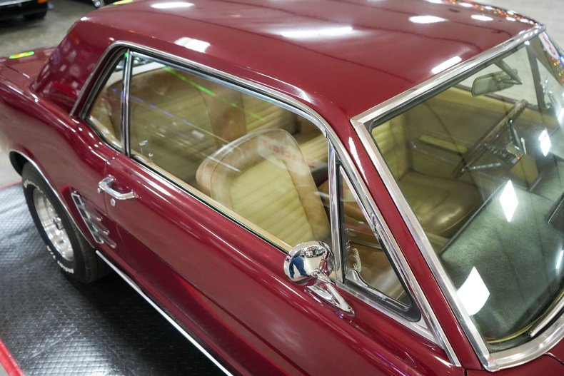 Ford-Mustang-1966-Maroon-Tan-38