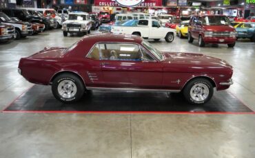 Ford-Mustang-1966-Maroon-Tan-4