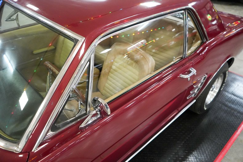 Ford-Mustang-1966-Maroon-Tan-40