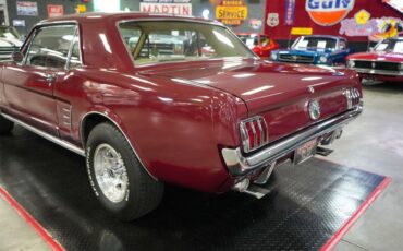 Ford-Mustang-1966-Maroon-Tan-41