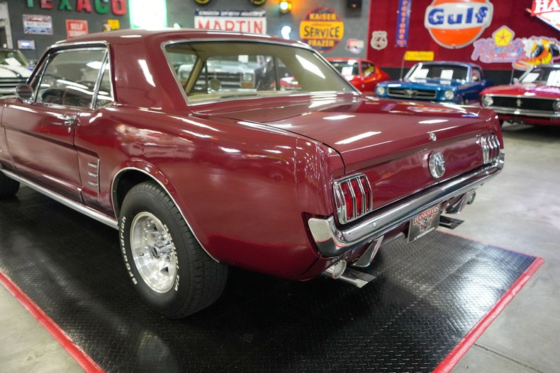 Ford-Mustang-1966-Maroon-Tan-41