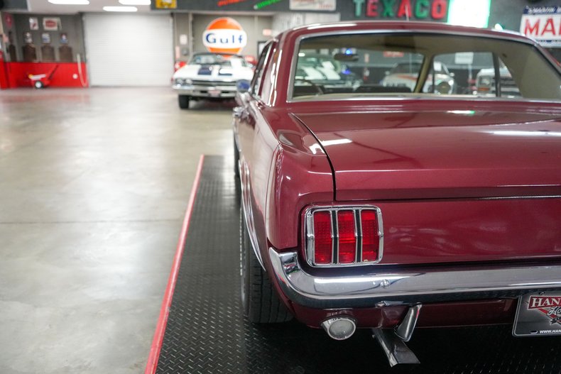 Ford-Mustang-1966-Maroon-Tan-42