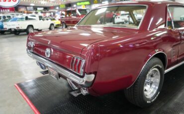 Ford-Mustang-1966-Maroon-Tan-44