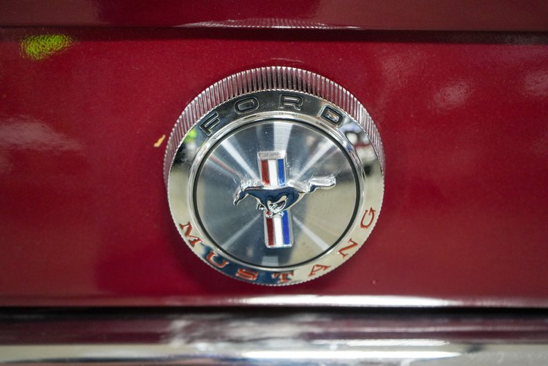 Ford-Mustang-1966-Maroon-Tan-45