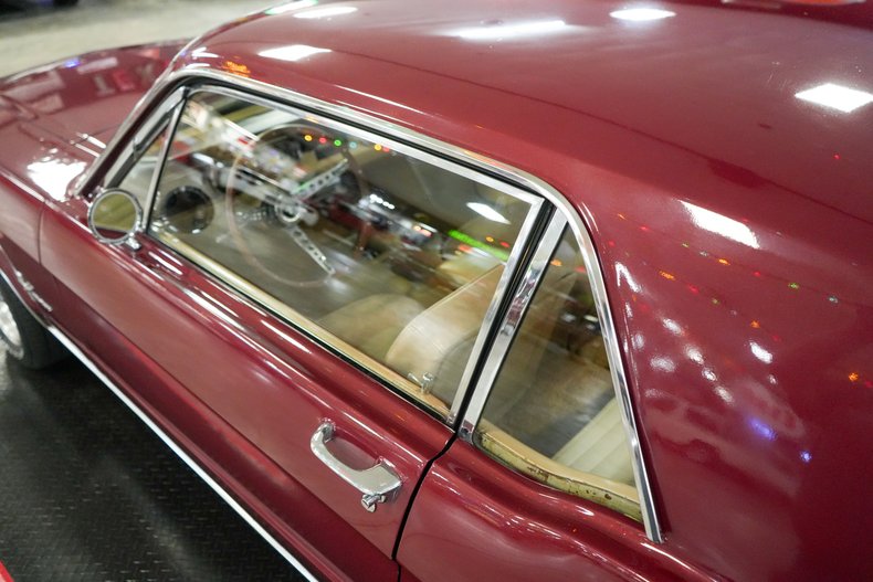 Ford-Mustang-1966-Maroon-Tan-7