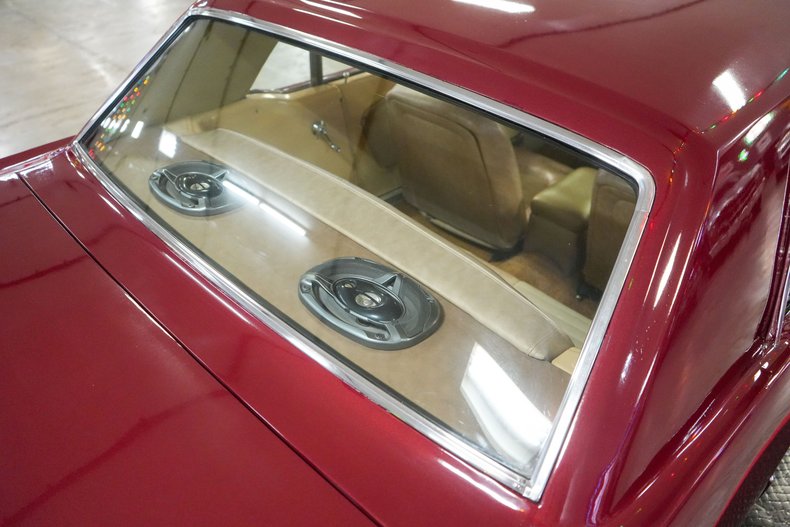 Ford-Mustang-1966-Maroon-Tan-9