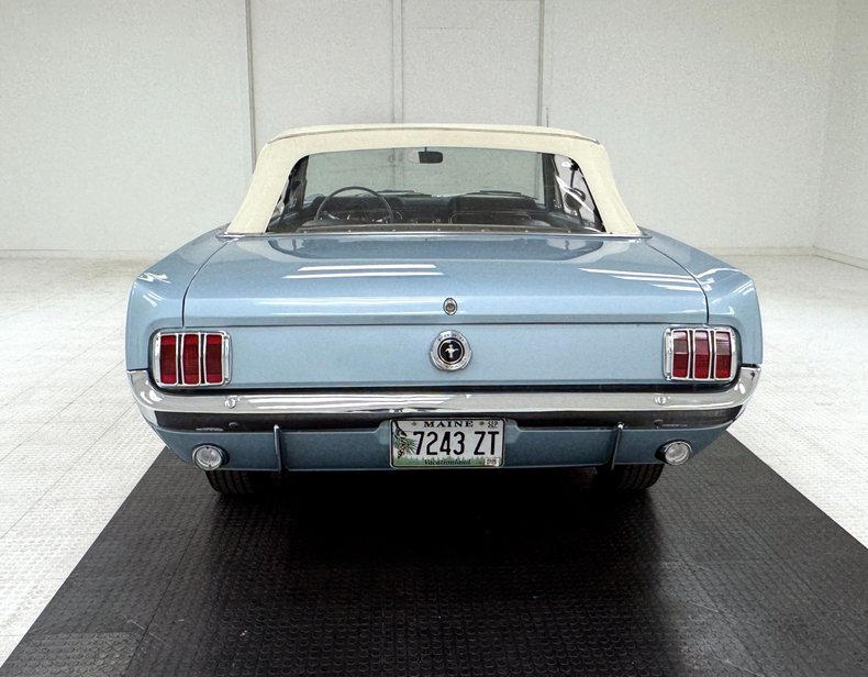Ford-Mustang-1966-Silver-Blue-Blue-4