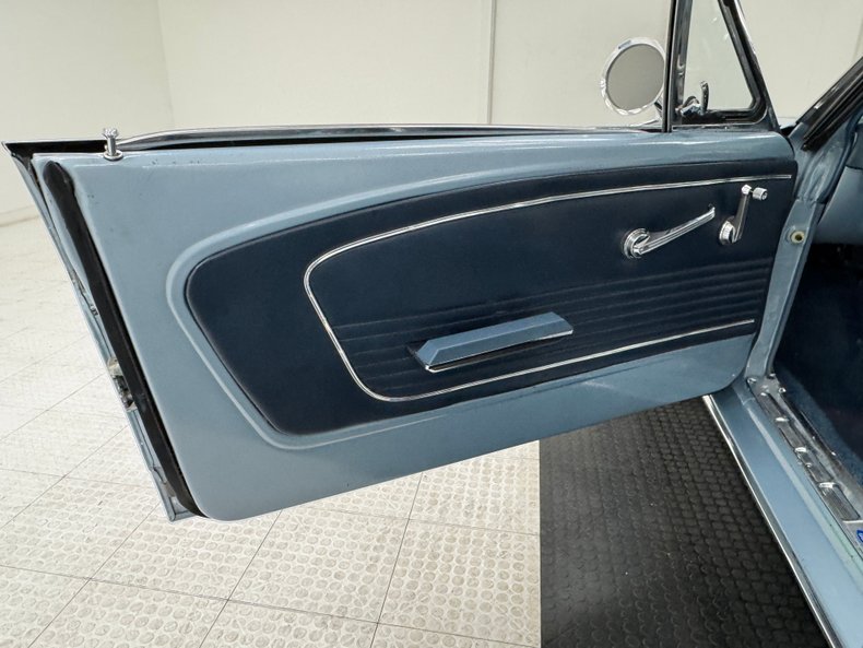 Ford-Mustang-1966-Silver-Blue-Blue-49