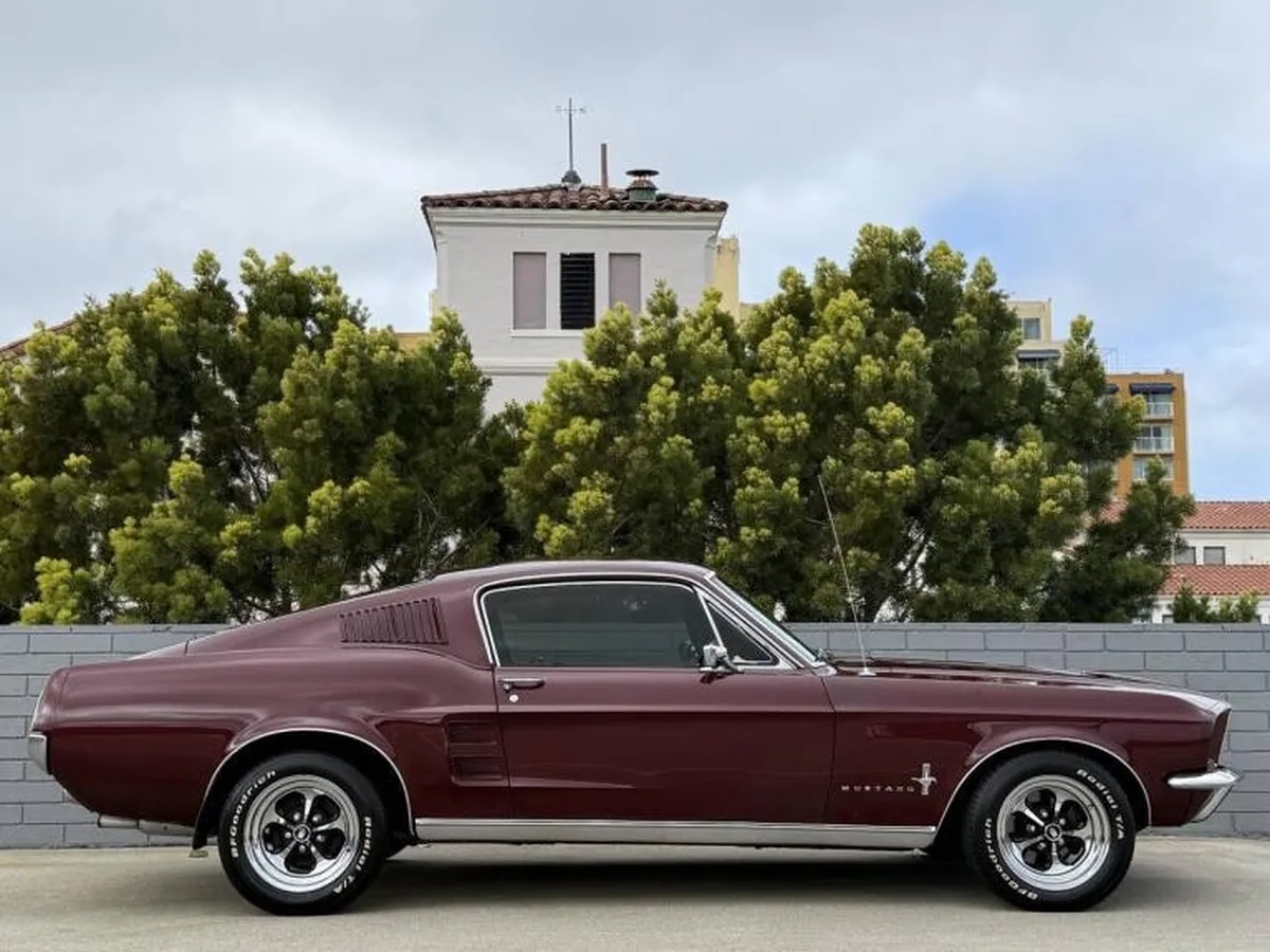 Ford-Mustang-1967-Burgundy-Metallic-Factory-Color-Black-All-Original-Xlnt-4