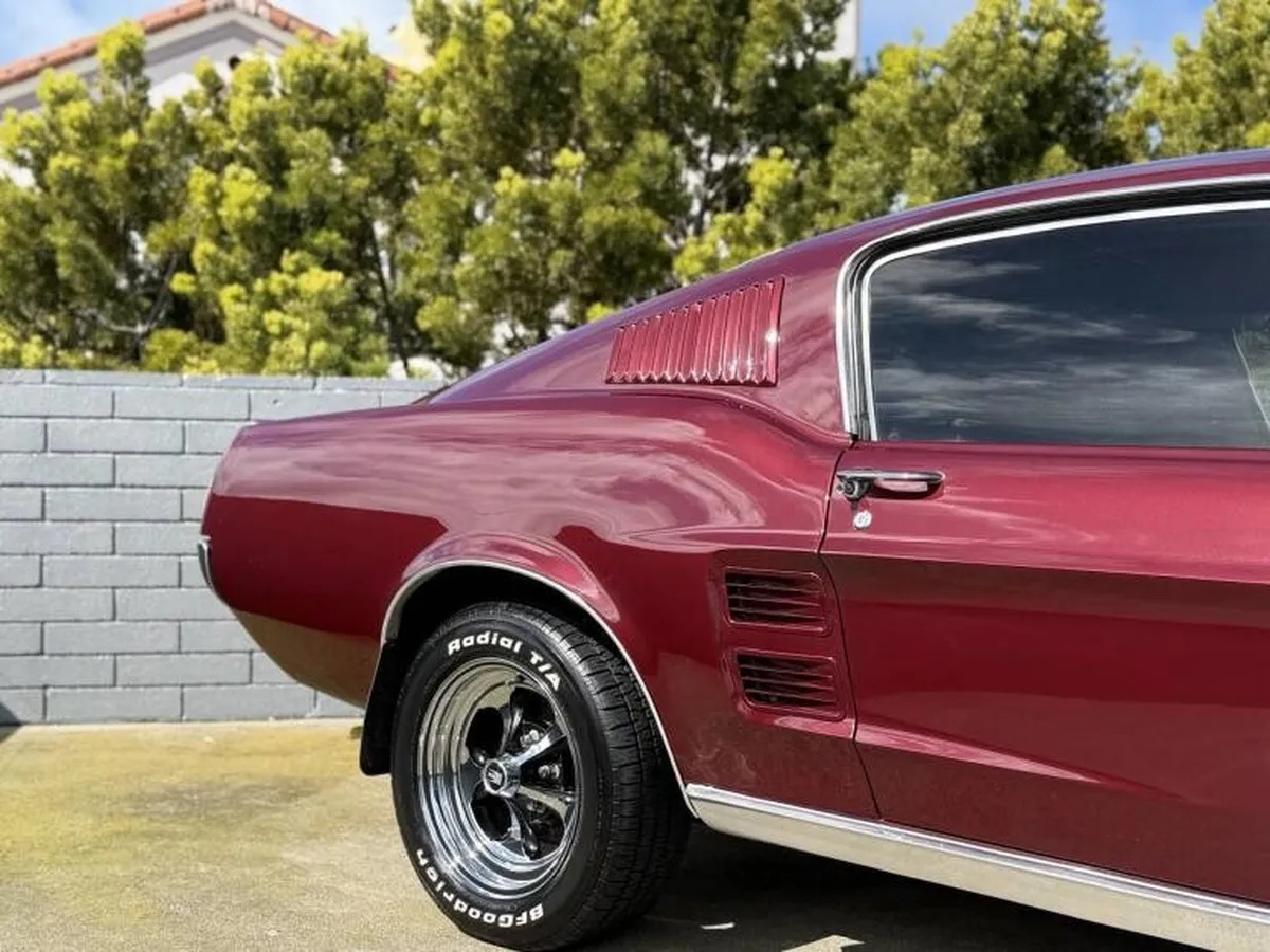 Ford-Mustang-1967-Burgundy-Metallic-Factory-Color-Black-All-Original-Xlnt-5