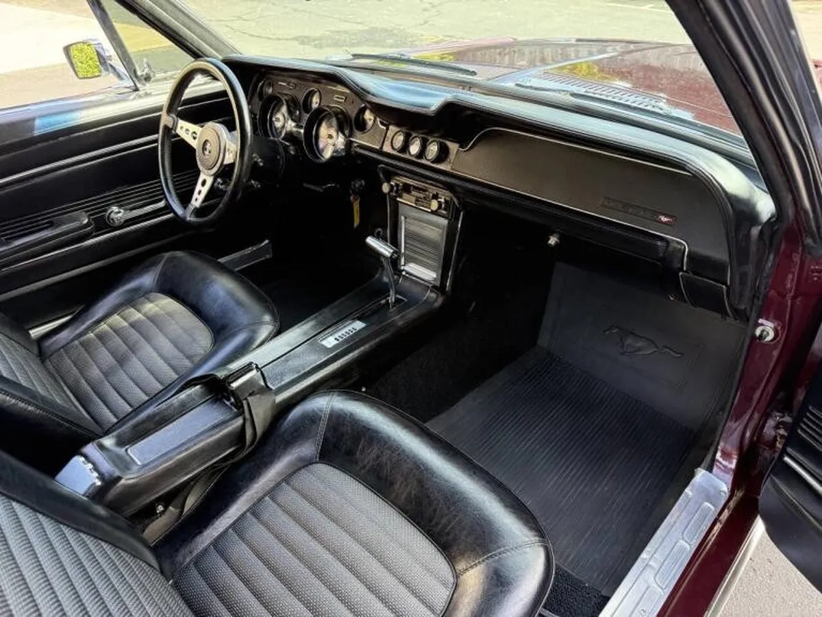 Ford-Mustang-1967-Burgundy-Metallic-Factory-Color-Black-All-Original-Xlnt-9