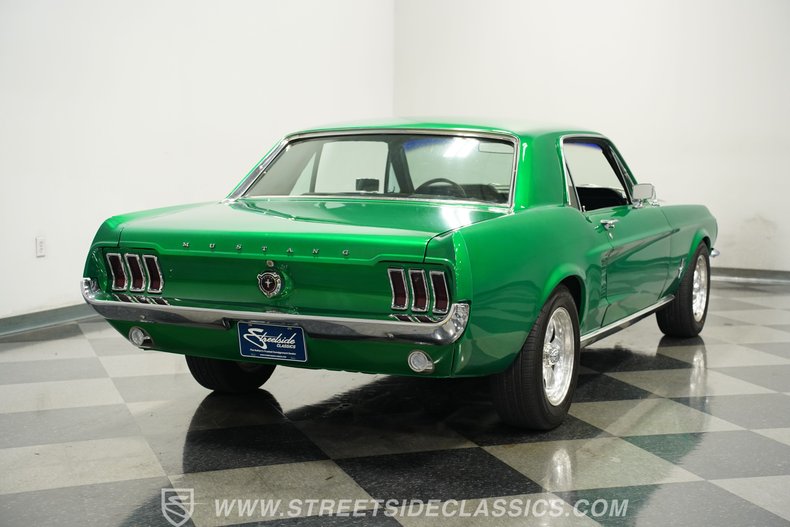 Ford-Mustang-1967-Candy-Apple-Green-Black-10