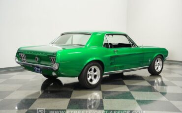 Ford-Mustang-1967-Candy-Apple-Green-Black-11