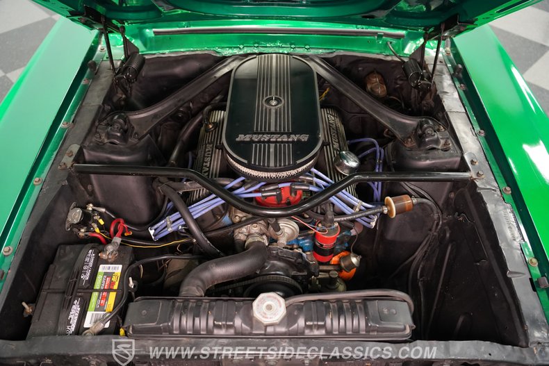 Ford-Mustang-1967-Candy-Apple-Green-Black-2