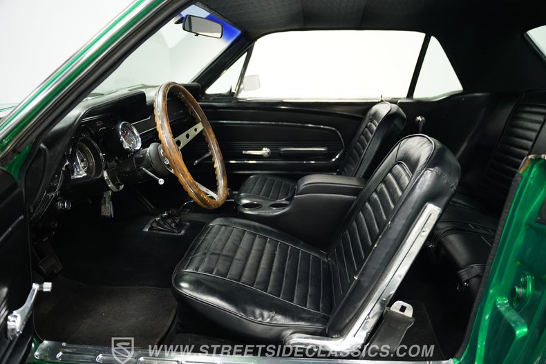 Ford-Mustang-1967-Candy-Apple-Green-Black-23