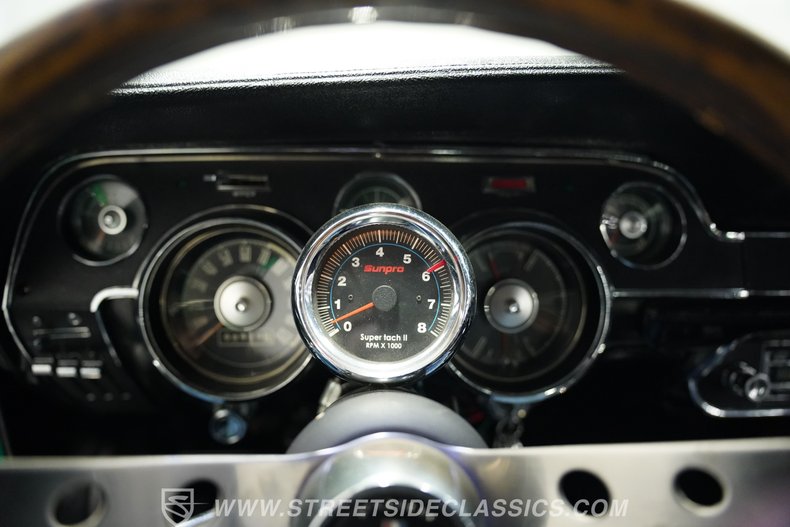 Ford-Mustang-1967-Candy-Apple-Green-Black-25