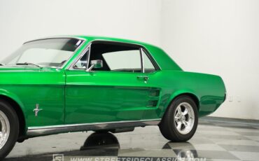 Ford-Mustang-1967-Candy-Apple-Green-Black-27