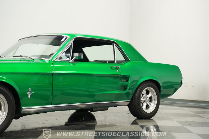 Ford-Mustang-1967-Candy-Apple-Green-Black-27