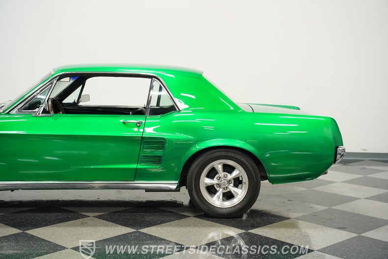 Ford-Mustang-1967-Candy-Apple-Green-Black-29