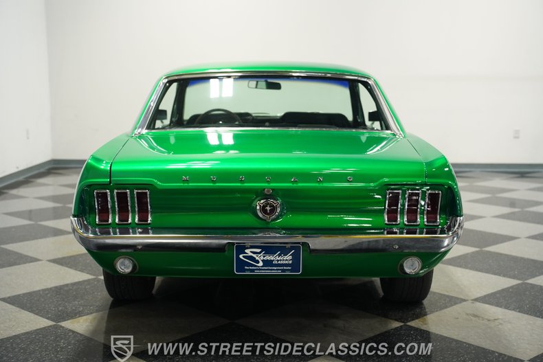 Ford-Mustang-1967-Candy-Apple-Green-Black-30