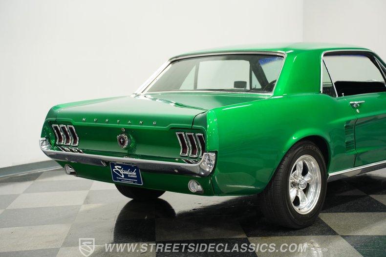 Ford-Mustang-1967-Candy-Apple-Green-Black-31