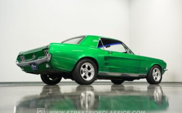 Ford-Mustang-1967-Candy-Apple-Green-Black-32