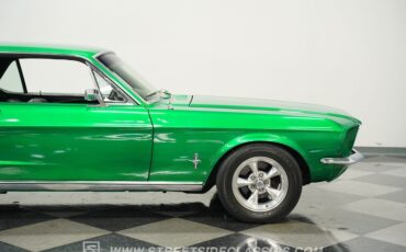 Ford-Mustang-1967-Candy-Apple-Green-Black-35