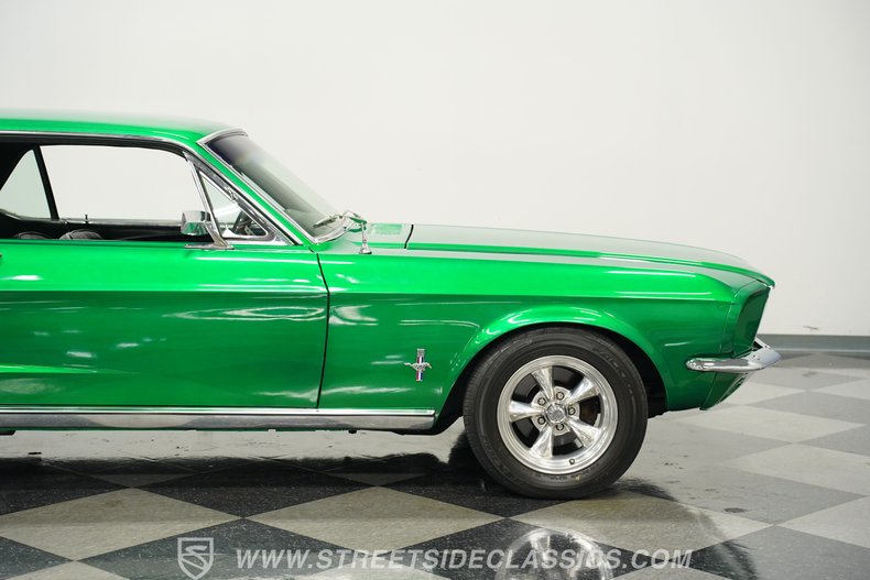 Ford-Mustang-1967-Candy-Apple-Green-Black-35