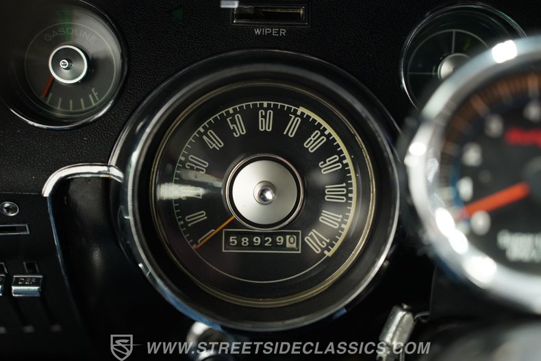 Ford-Mustang-1967-Candy-Apple-Green-Black-40