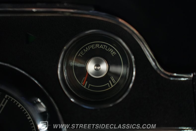 Ford-Mustang-1967-Candy-Apple-Green-Black-44