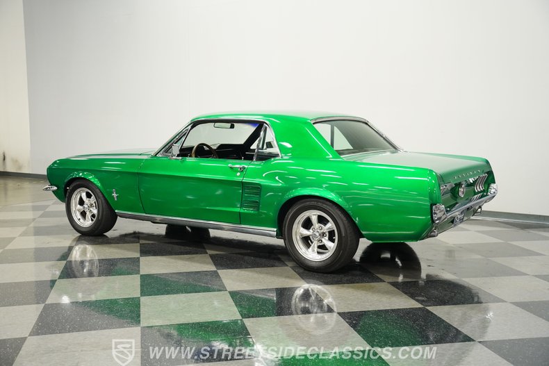 Ford-Mustang-1967-Candy-Apple-Green-Black-7