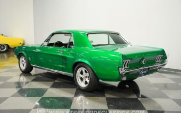 Ford-Mustang-1967-Candy-Apple-Green-Black-8