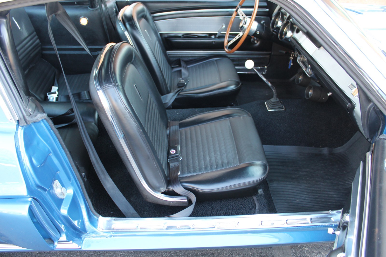 Ford-Mustang-1967-Fastback-18