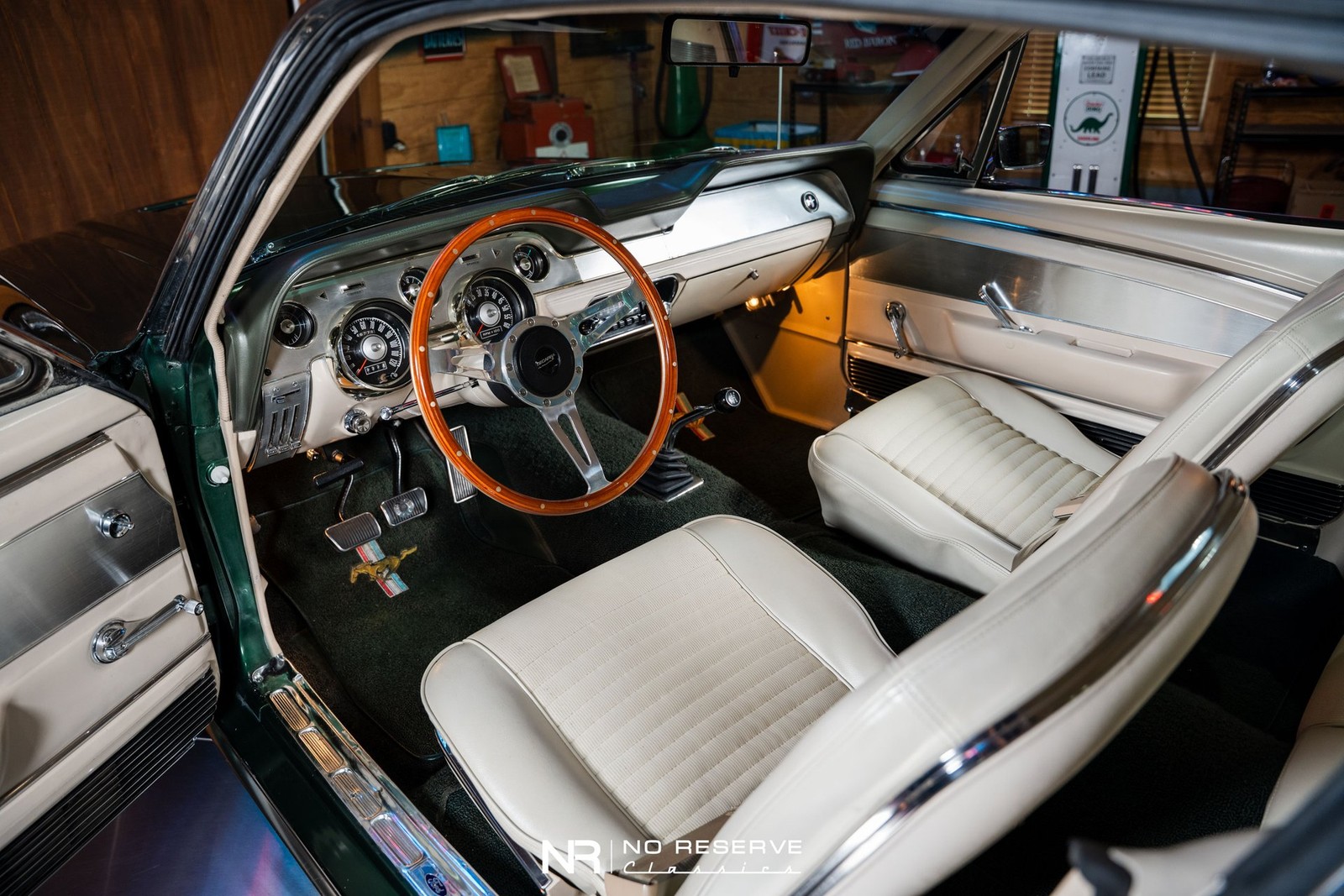 Ford-Mustang-1967-Other-1