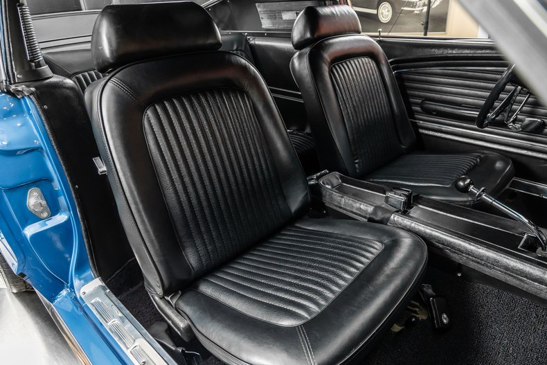 Ford-Mustang-1968-Acapulco-Blue-12